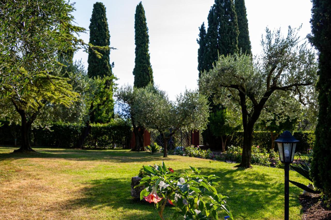 Villa Paradiso Apartment Sirmione Exterior foto